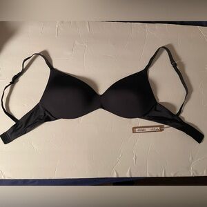 SKIMS NWT Black Women's Bra wireless form push-up Black/onxy 34C